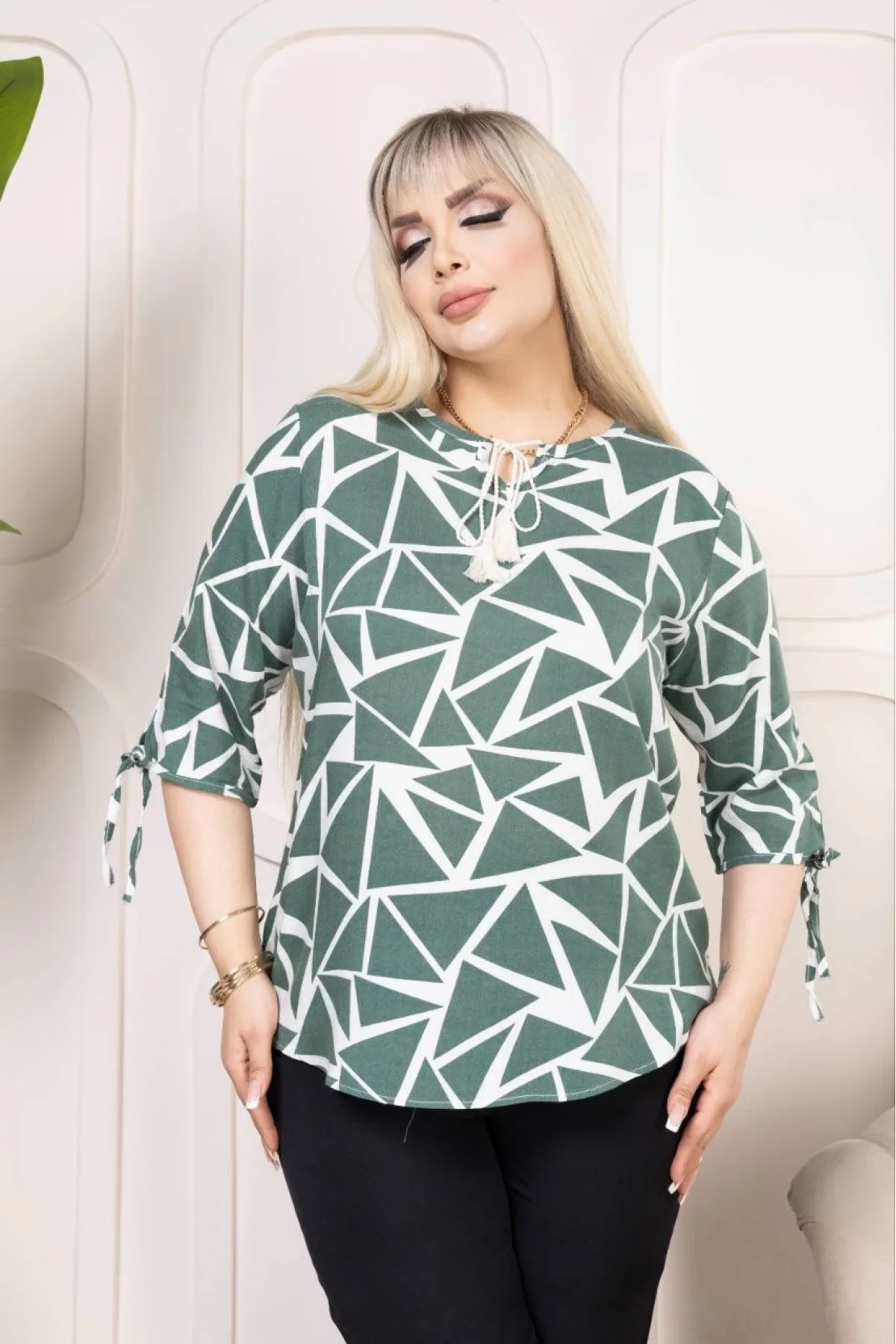 Kadın Desenli Püsküllü Viskon Bluz Bebe Yaka Kısa Kollu Big Size Rahat Kesim - Desenli