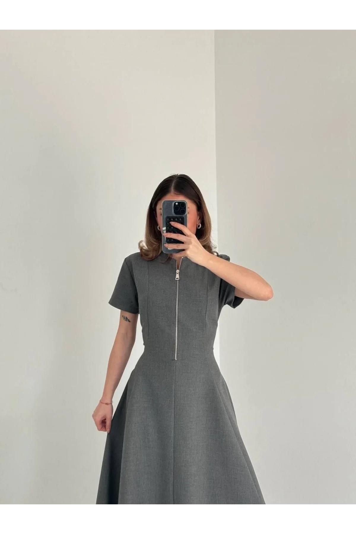 Kısa Kollu Önden Fermuarlı Çan Etekli Uzun Elbise - Antrasit