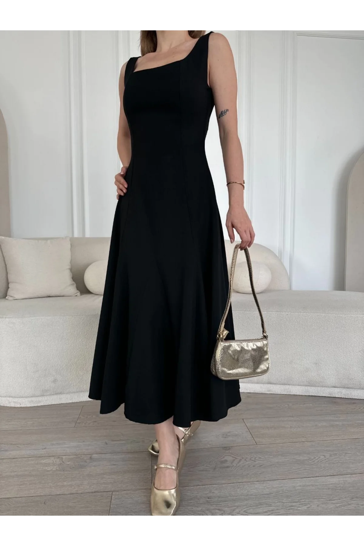 Sırt Dekolteli Kolsuz Uzun Elbise - Siyah