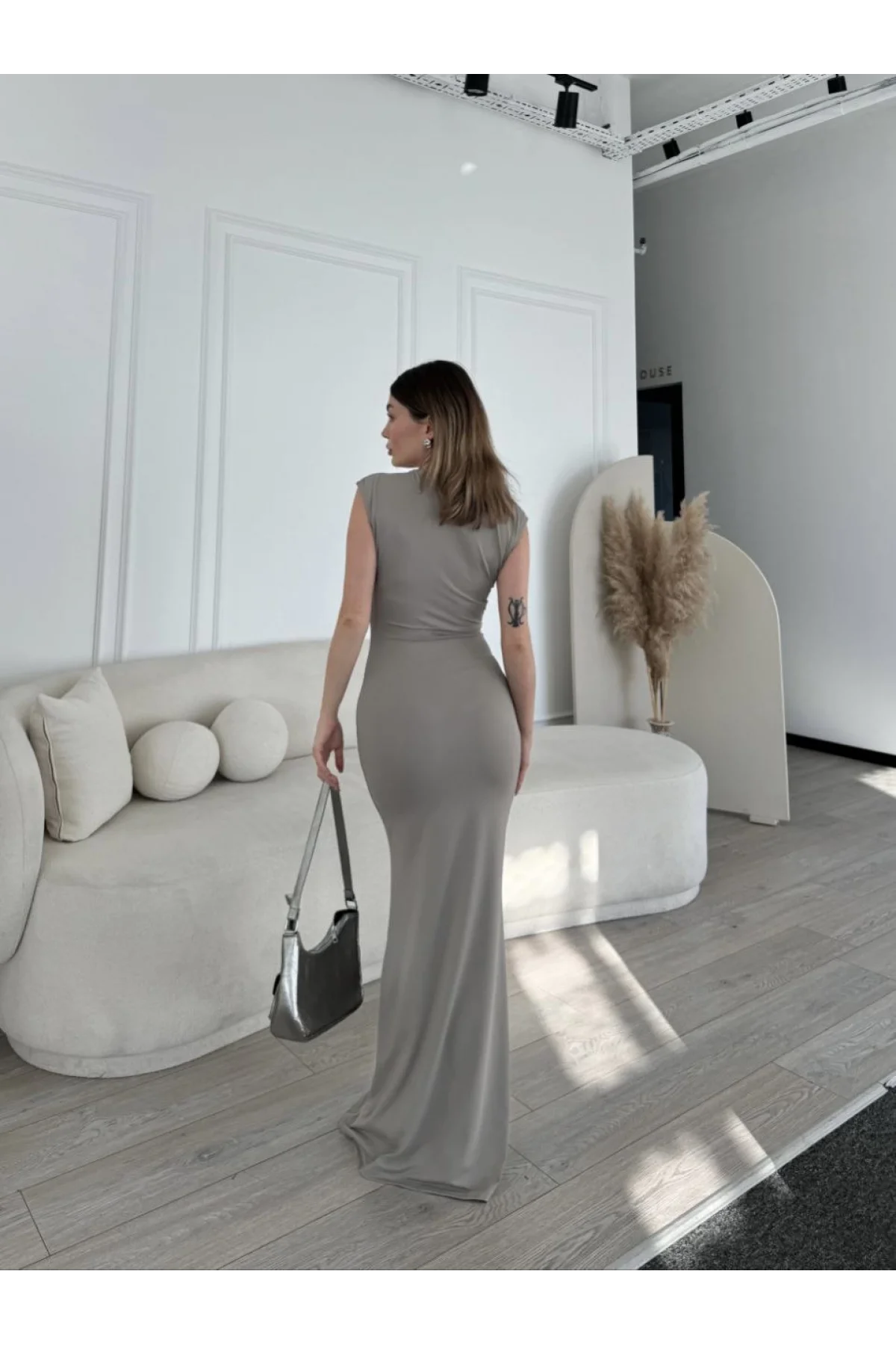 Kolsuz Uzun Likralı Elbise - Gri