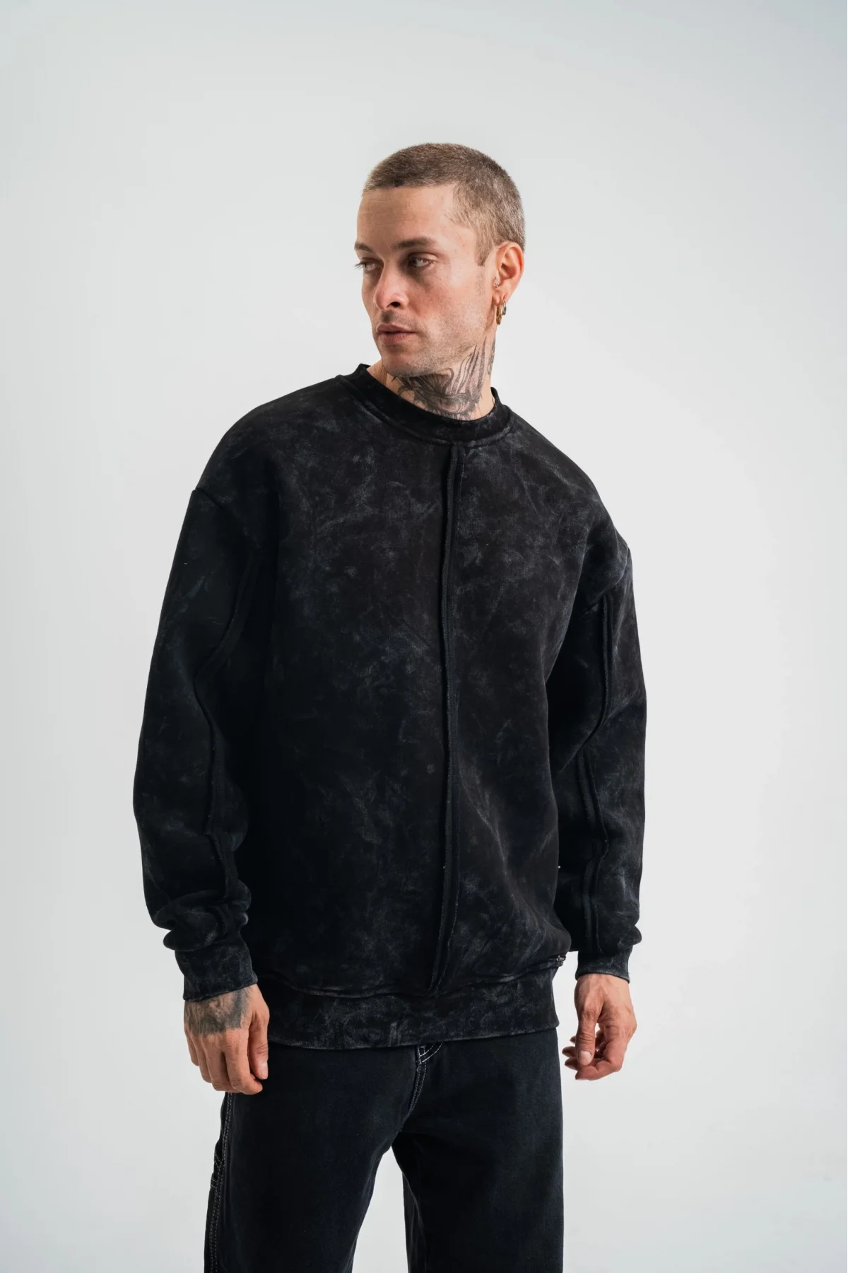 Unisex Bisiklet Yaka Özel Pis Dikişli Yıkamalı SweatShirt - Siyah