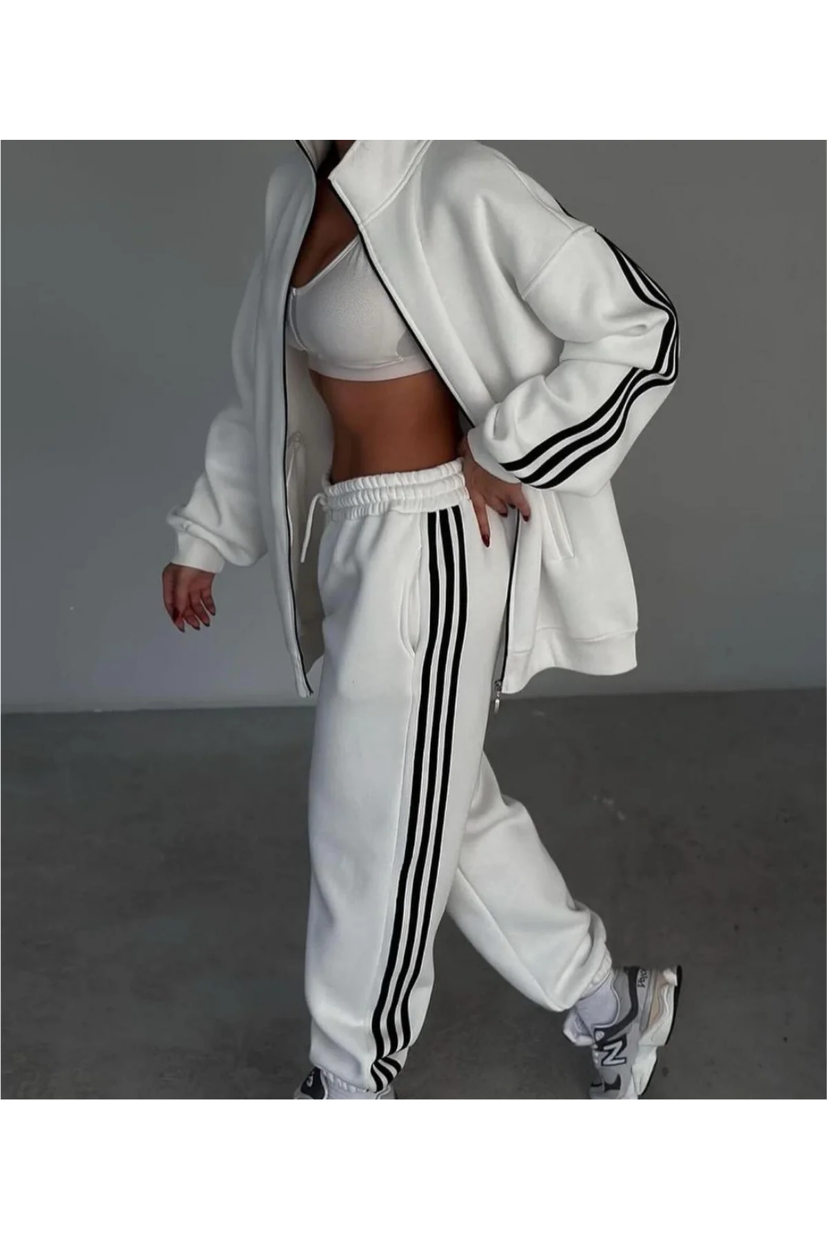 Şeritli Üç İplik Eşofman Takım - Beyaz
