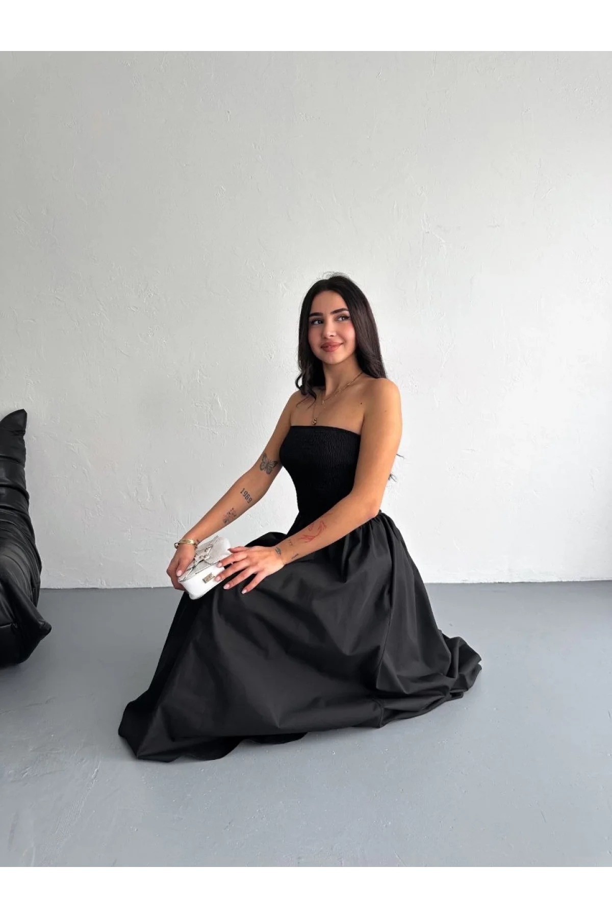 Straplez Pileli Elbise - Siyah