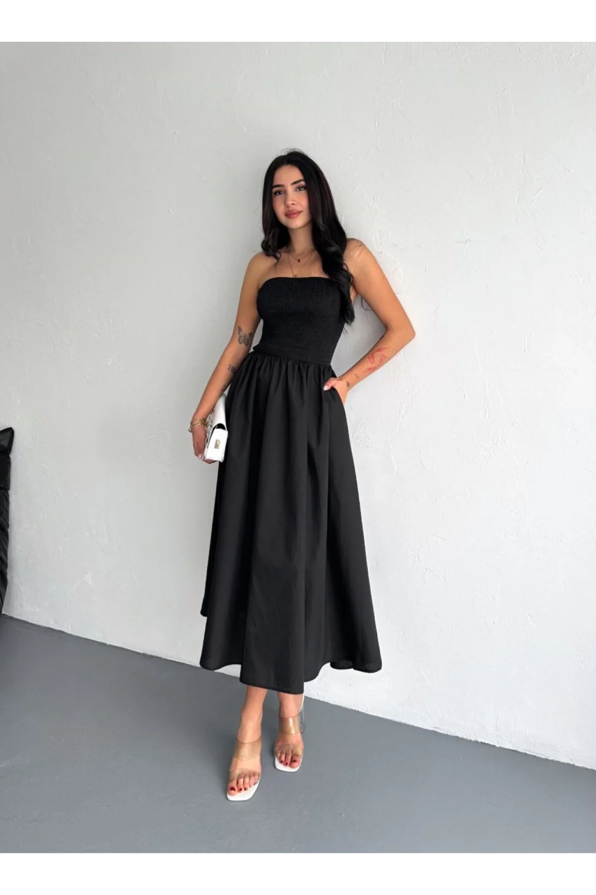Straplez Pileli Elbise - Siyah