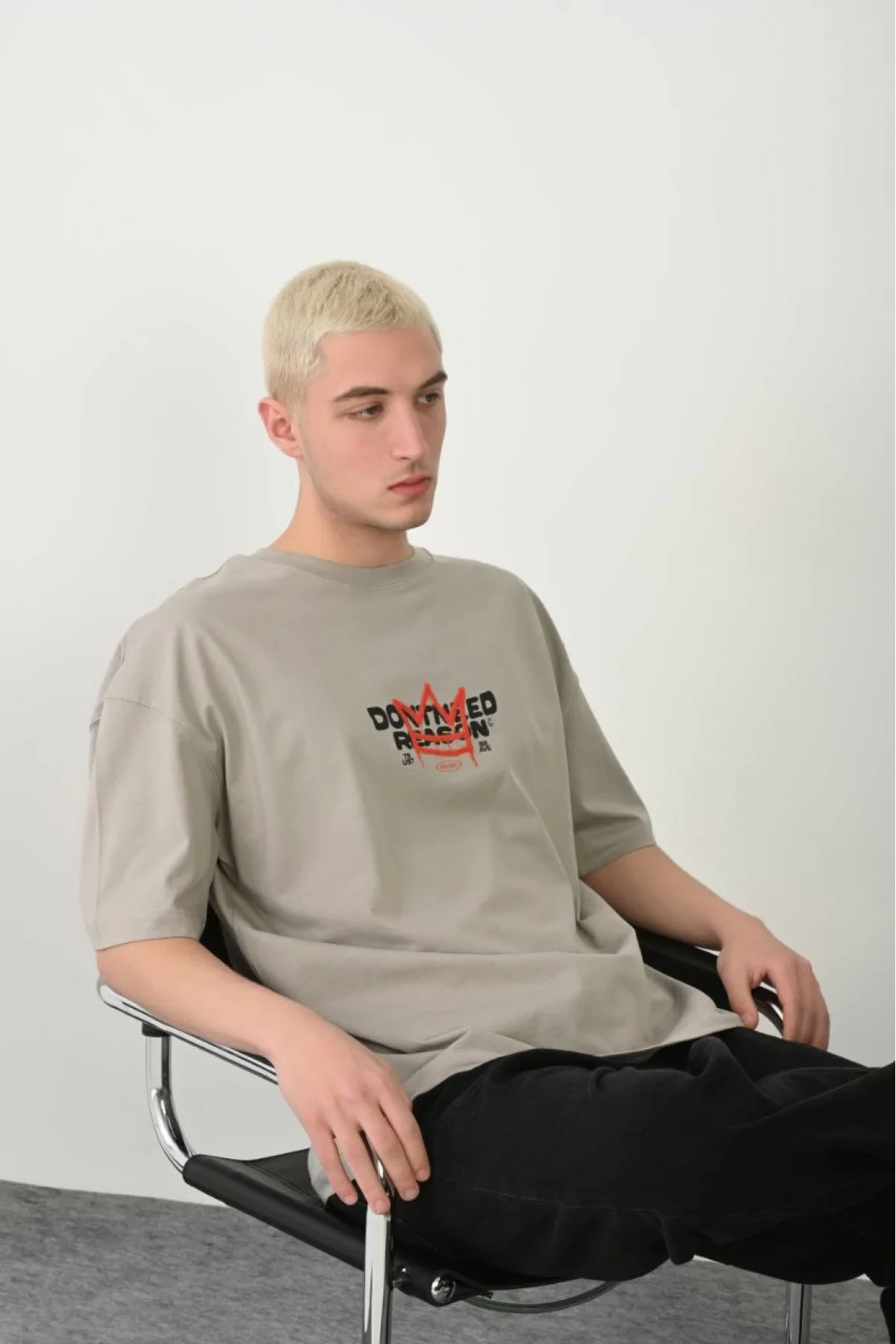 Erkek Baskılı T-Shirt Kısa Kol Bisiklet Yaka Rahat Kalıp Tişört  - Boyalı Gri