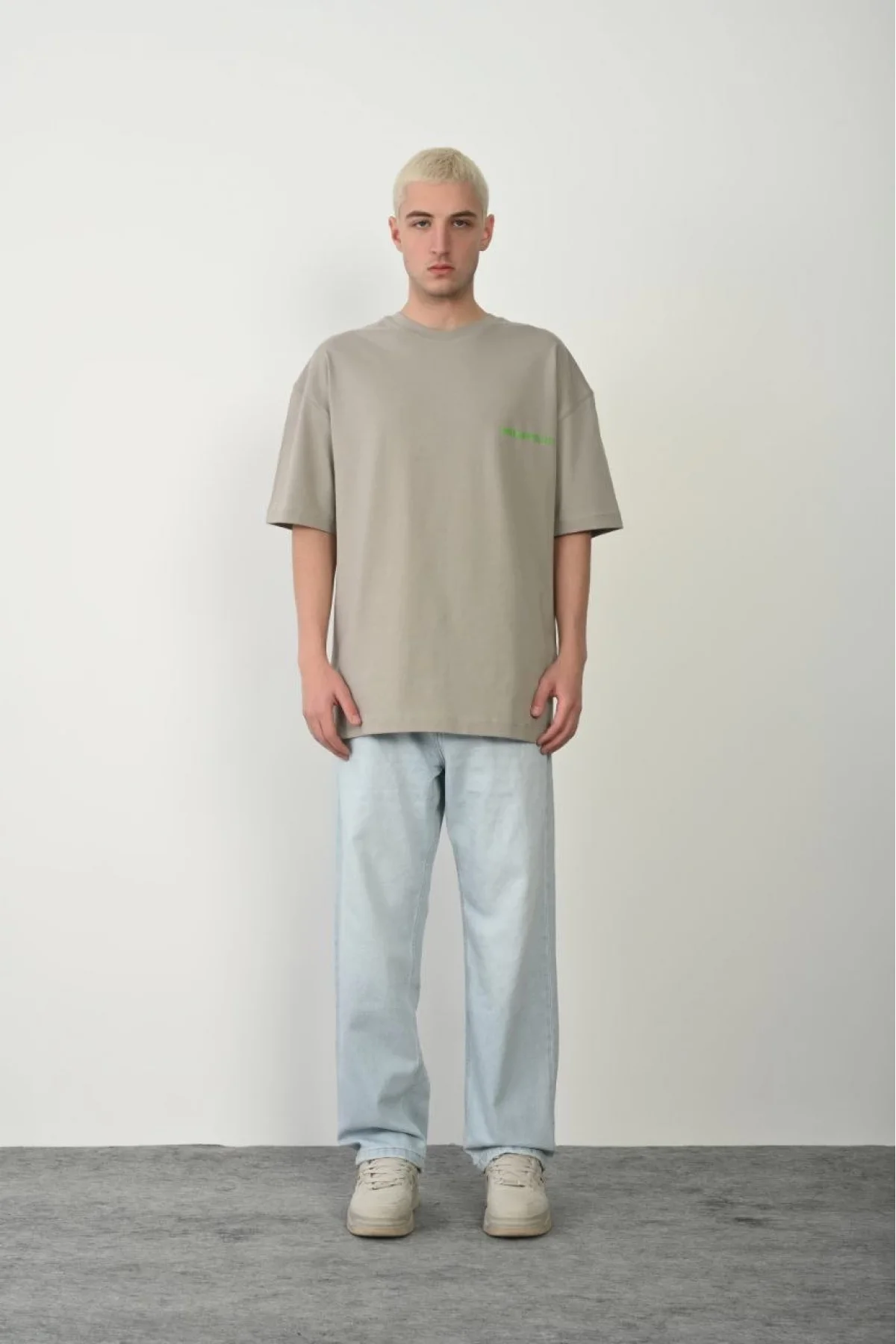 Erkek Baskılı T-Shirt Kısa Kol Bisiklet Yaka Rahat Kalıp Tişört  - Boyalı Gri