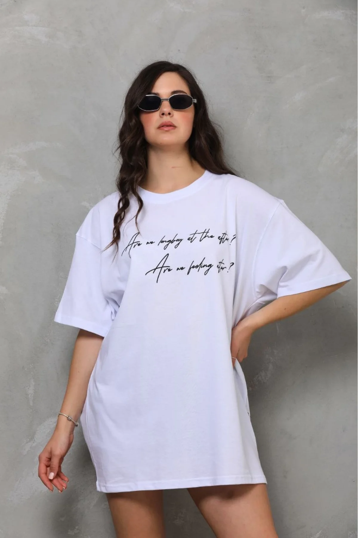 kadın Bisiklet Yaka Baskılı Oversize T-Shirt - Beyaz