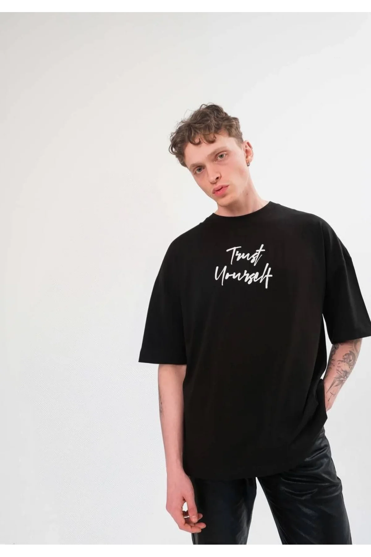 Unisex Bisiklet Yaka Baskılı Oversize T-Shirt - Siyah