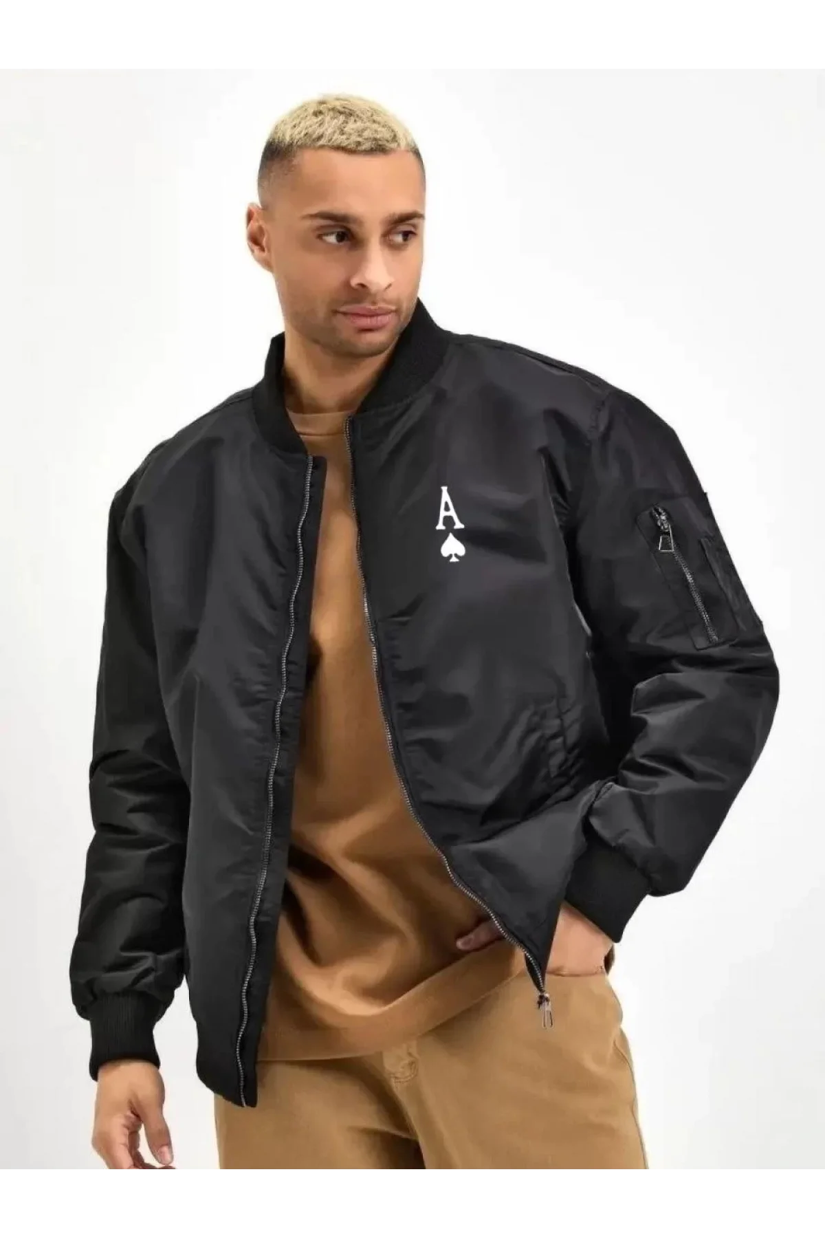 Erkek Bomber Mont – Siyah Renk, Maça Ası Baskılı, Fermuarlı, Cepli, Kapitone Astarlı, Bahar Kış Günlük Mont Ceket - Siyah