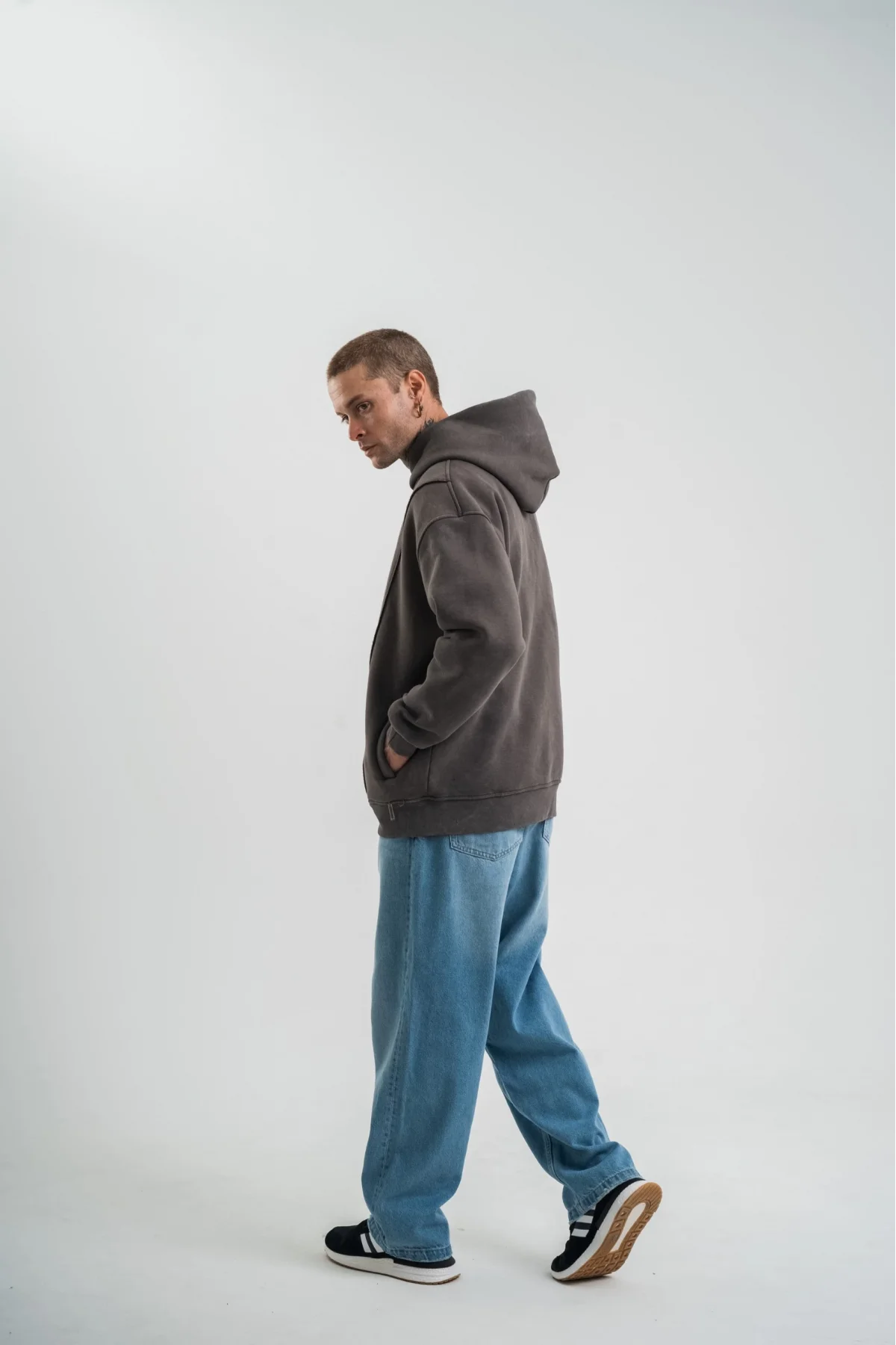 Unisex Uzun Kol Kapşonlu Yıkamalı Nakışlı SweatShirt - Füme