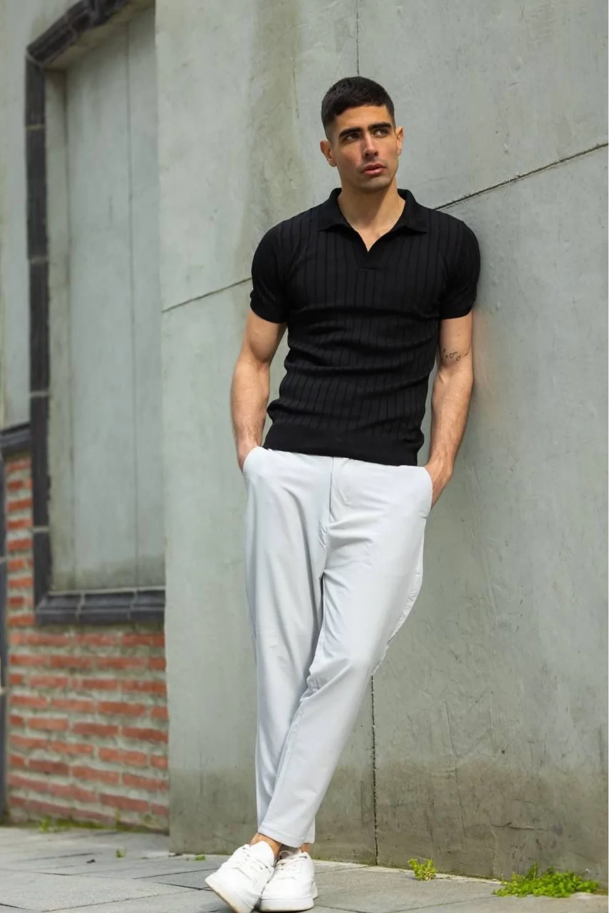 Erkek  V Yakalı Triko T-Shirt - Siyah