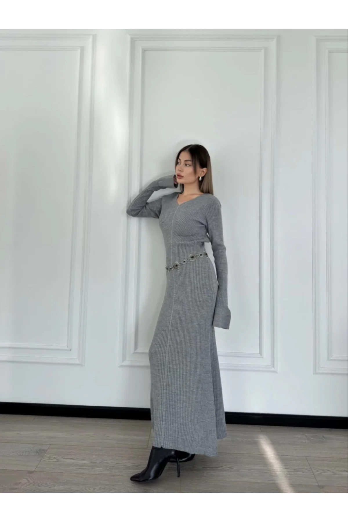 V Yaka Fitilli Uzun Elbise- Gri