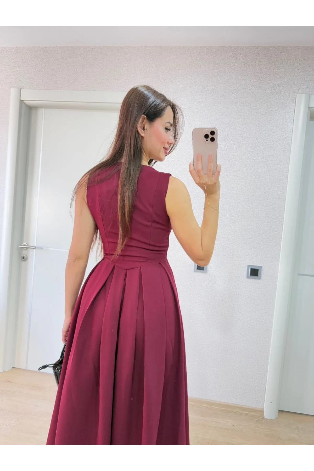 V yaka Krep Arka Ön Pens Detaylı Uzun Kolsuz Elbise - Bordo