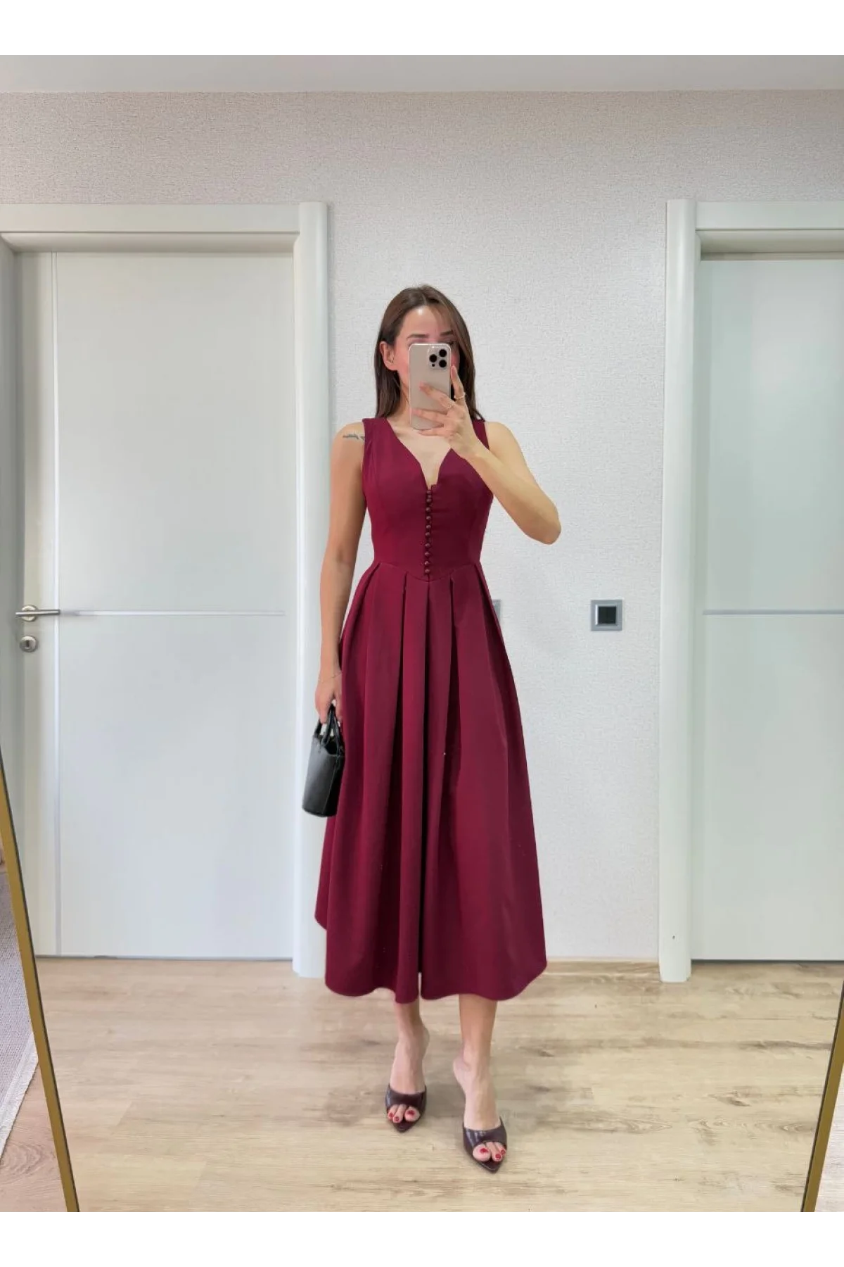 V yaka Krep Arka Ön Pens Detaylı Uzun Kolsuz Elbise - Bordo