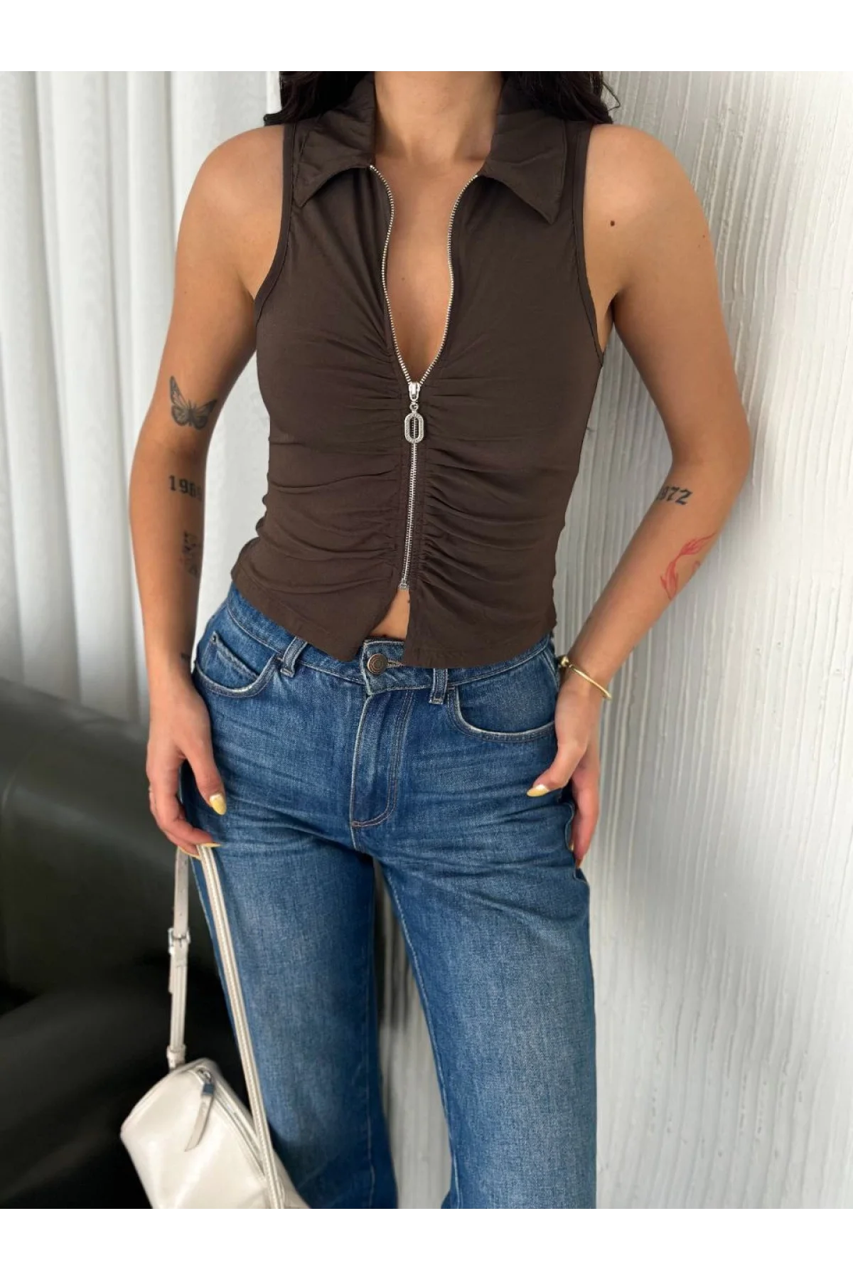 Yakalı Tam Fermuarlı Kolsuz Bluz - Kahverengi