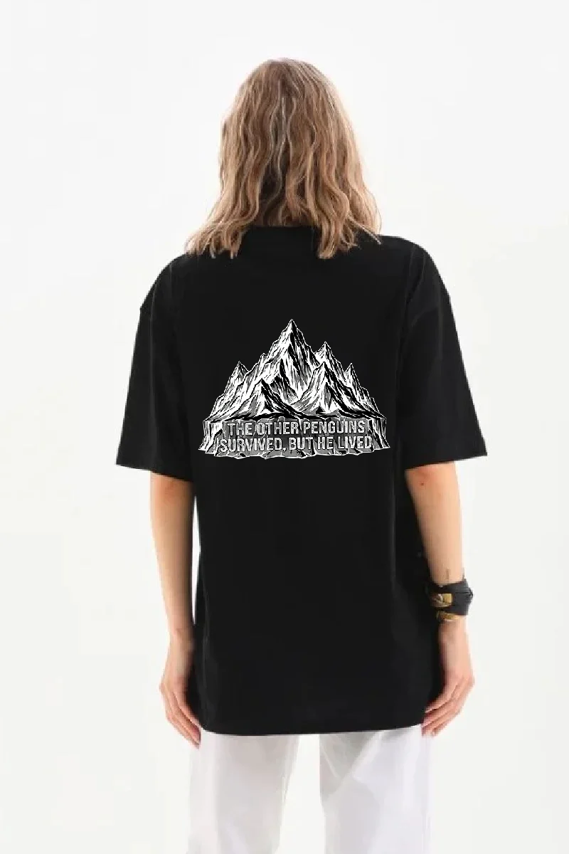 Kadın Nihilist Penguen Temalı Oversize Bisiklet Yaka Tişört - Siyah Görsel 2