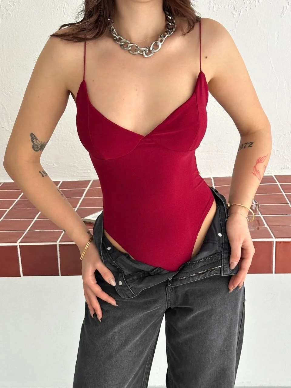 Kadın Derin Dekolte Askılı Body Sırt Dekolteli Şık Kolsuz Yazlık Bodysuit