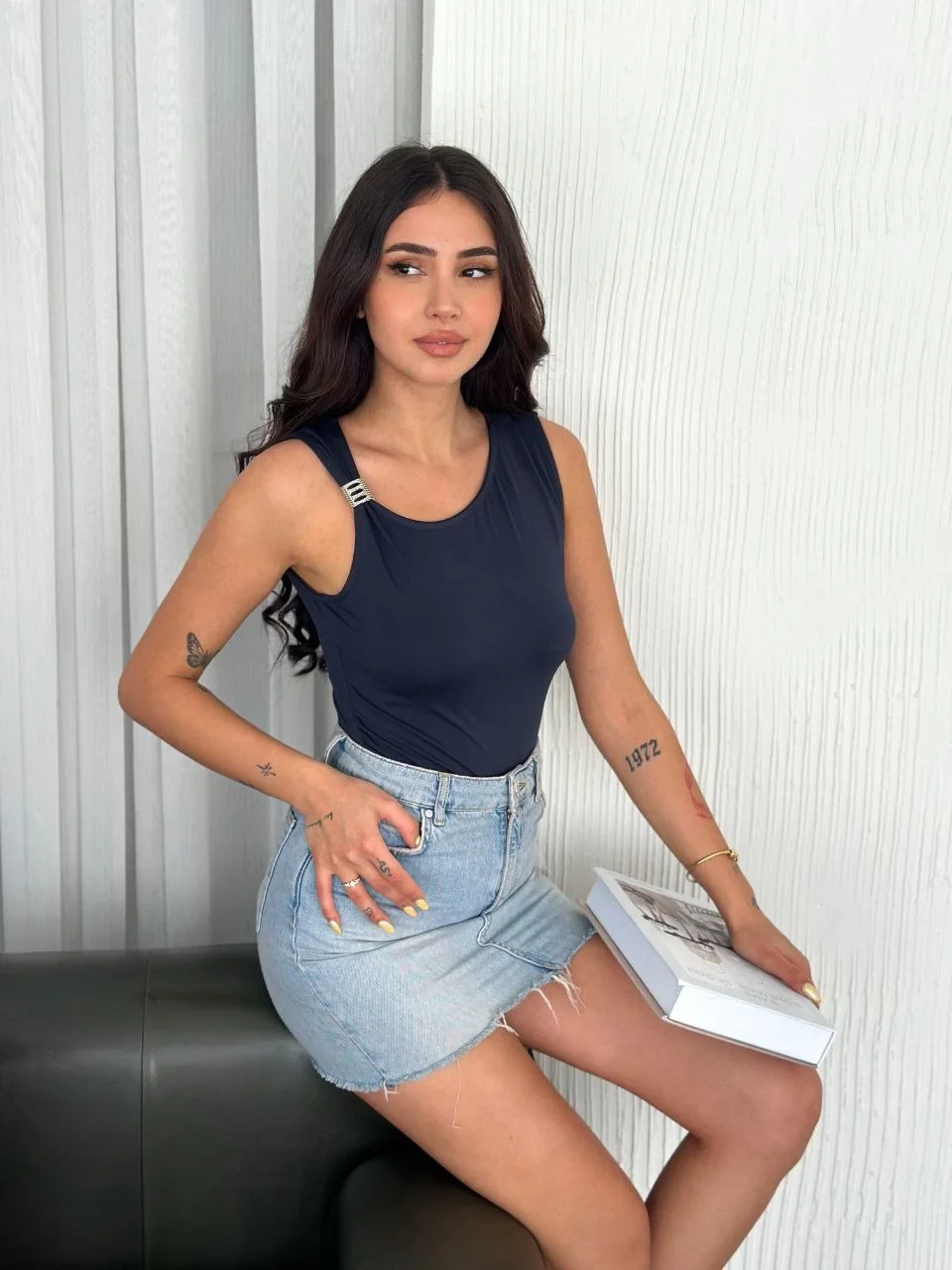 Osy Modal Yumuşak Dokulu Bisiklet Yaka Kadın Sıfır Kol Bluz Omuz Toka Aksesuar - Lacivert