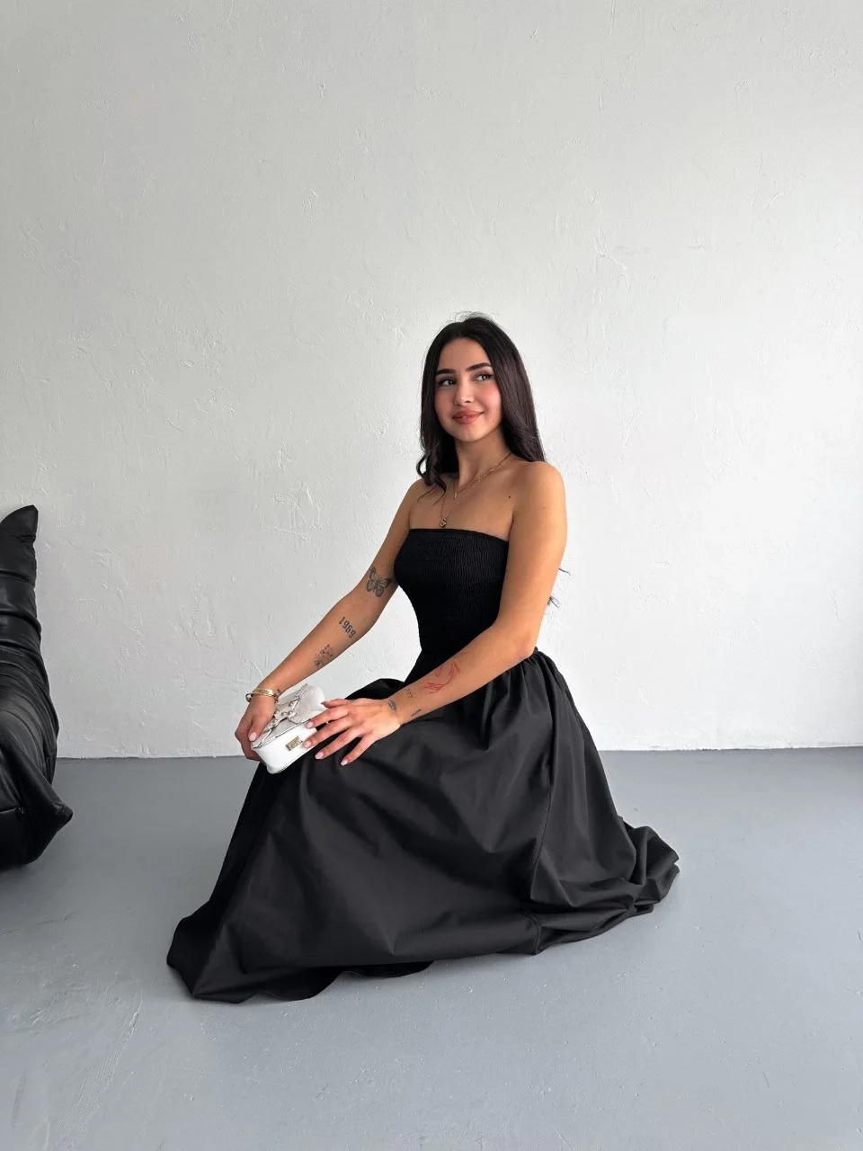 Straplez Pileli Elbise - Siyah Görsel 4