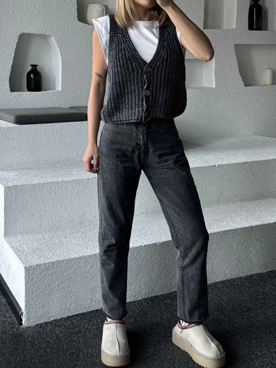 Triko Kolsuz Düğmeli Yelek - Siyah Görsel 6