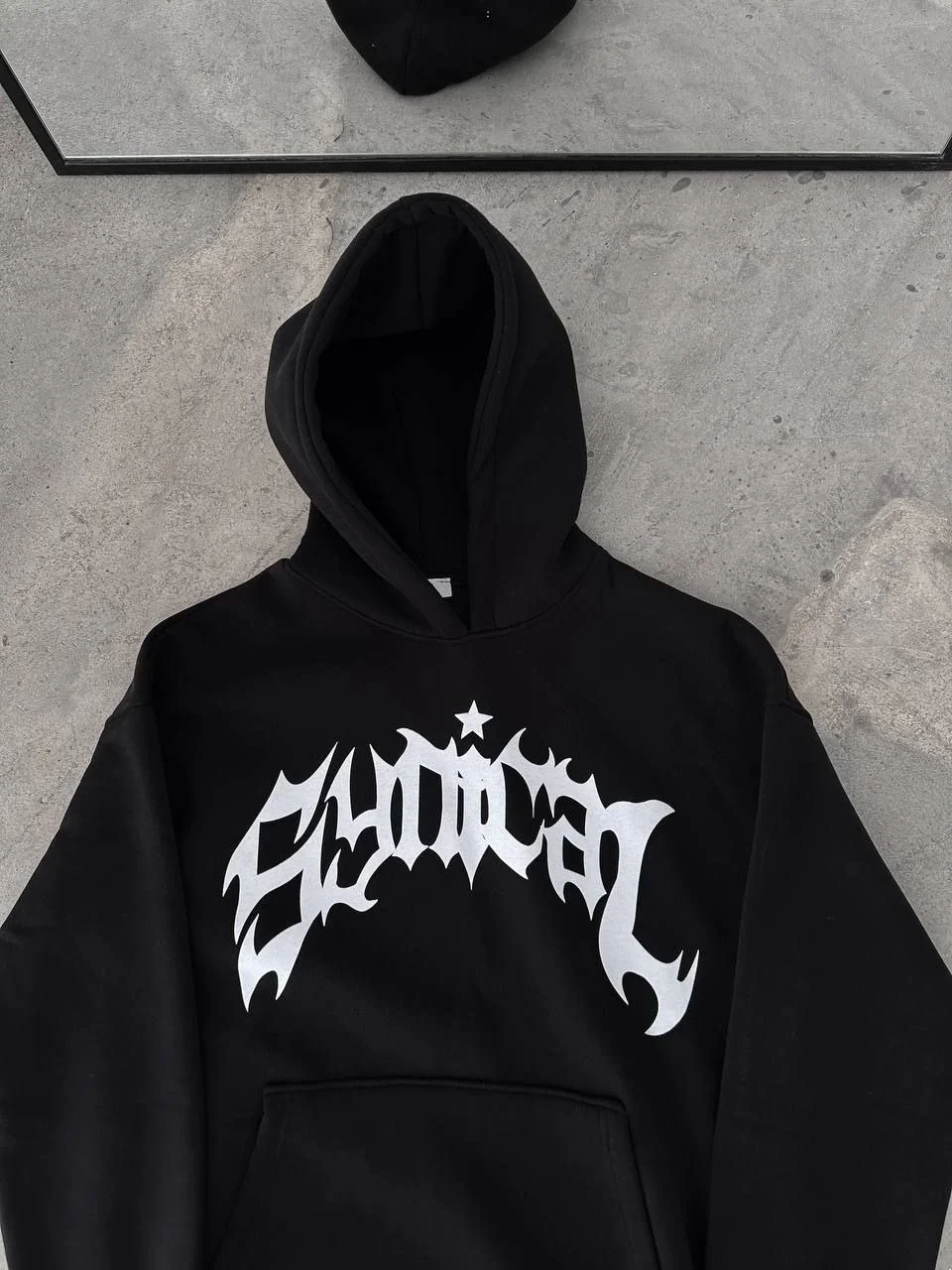 Üç İplik Kapüşonlu Baskılı Oversize SweatShirt- Siyah Görsel 2