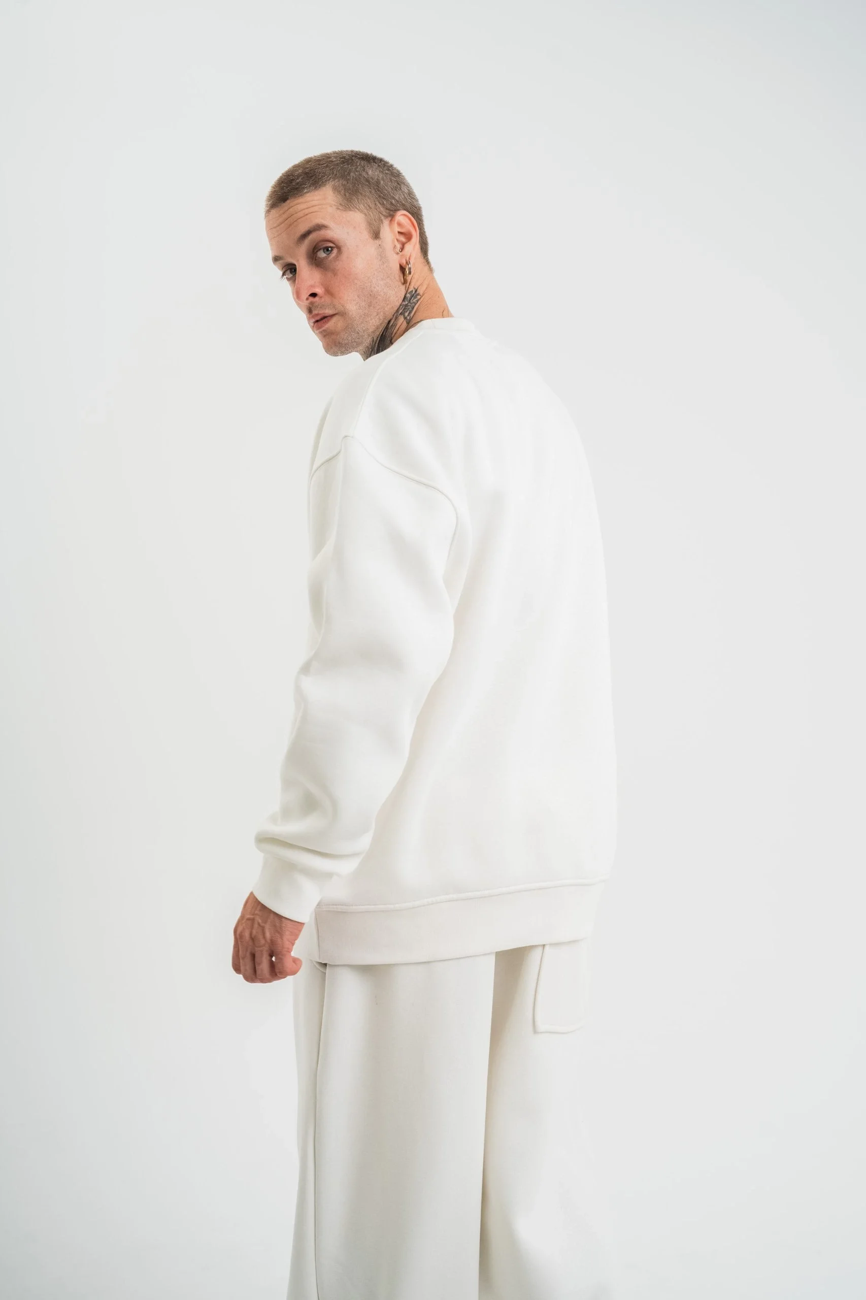 Uzun Kol Bisiklet Yaka Basic SweatShirt - Beyaz Görsel 3