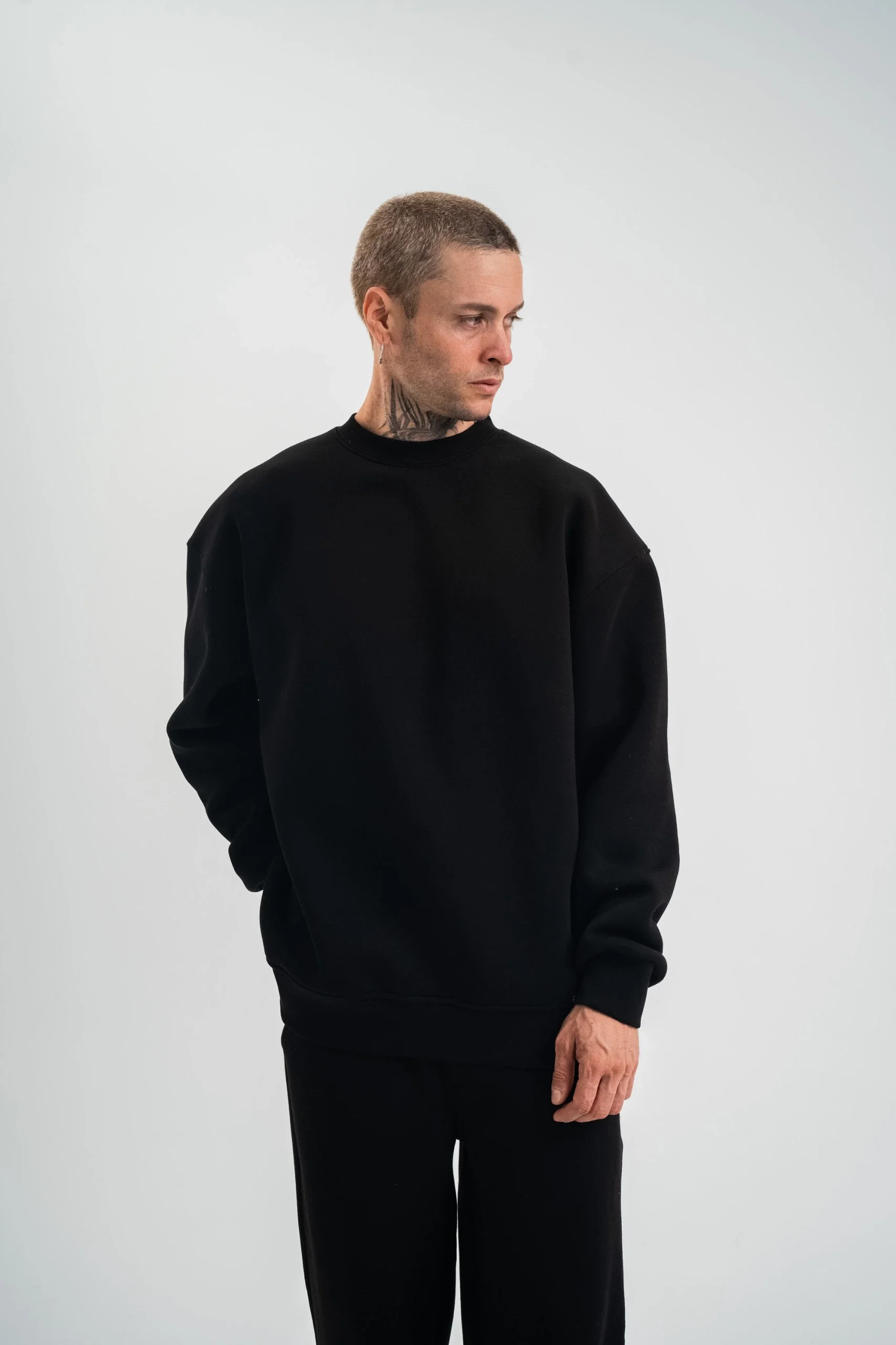 ErkeknUzun Kol Bisiklet Yaka Basic SweatShirt - Siyah Görsel 7