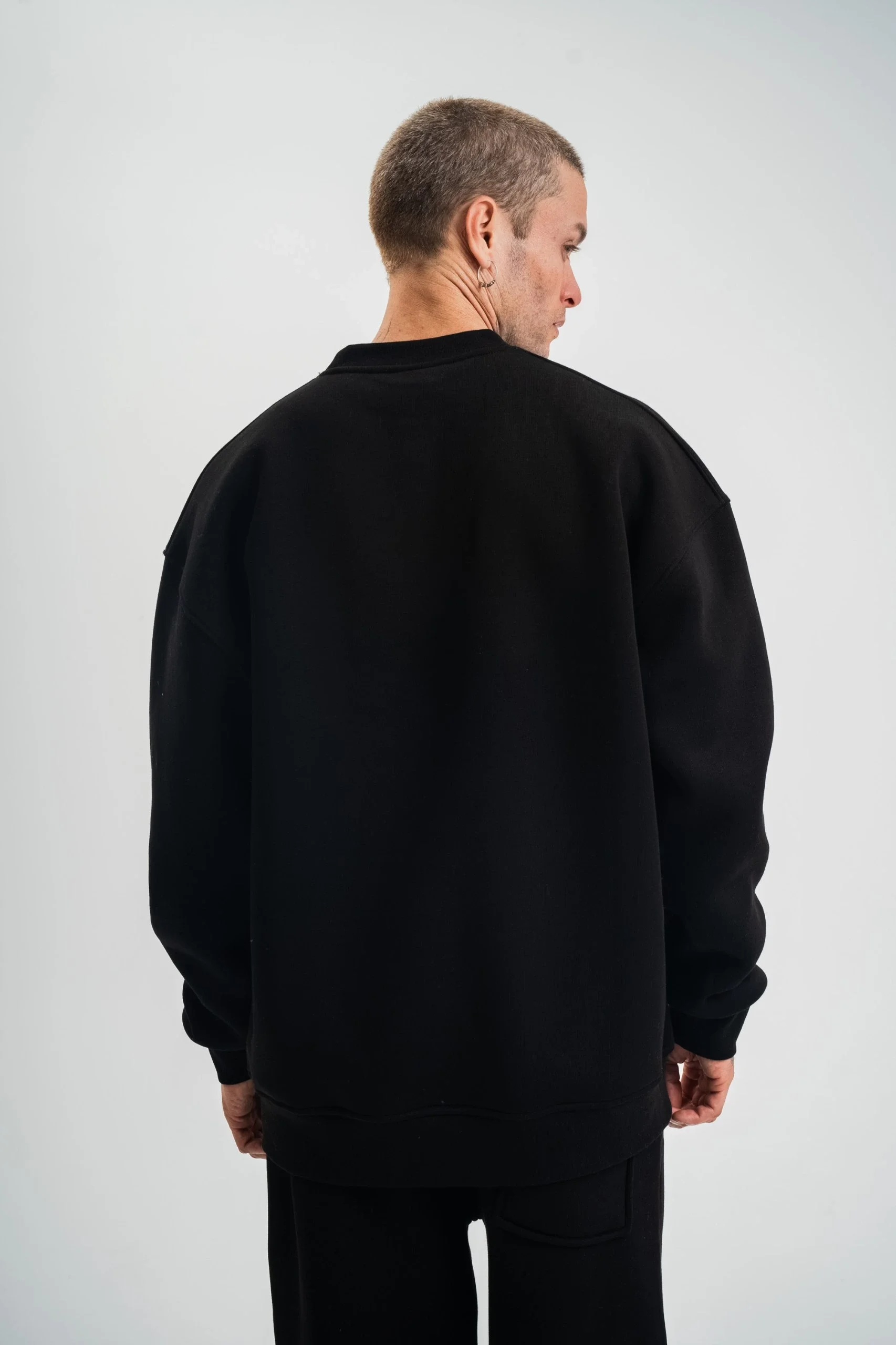 ErkeknUzun Kol Bisiklet Yaka Basic SweatShirt - Siyah Görsel 6