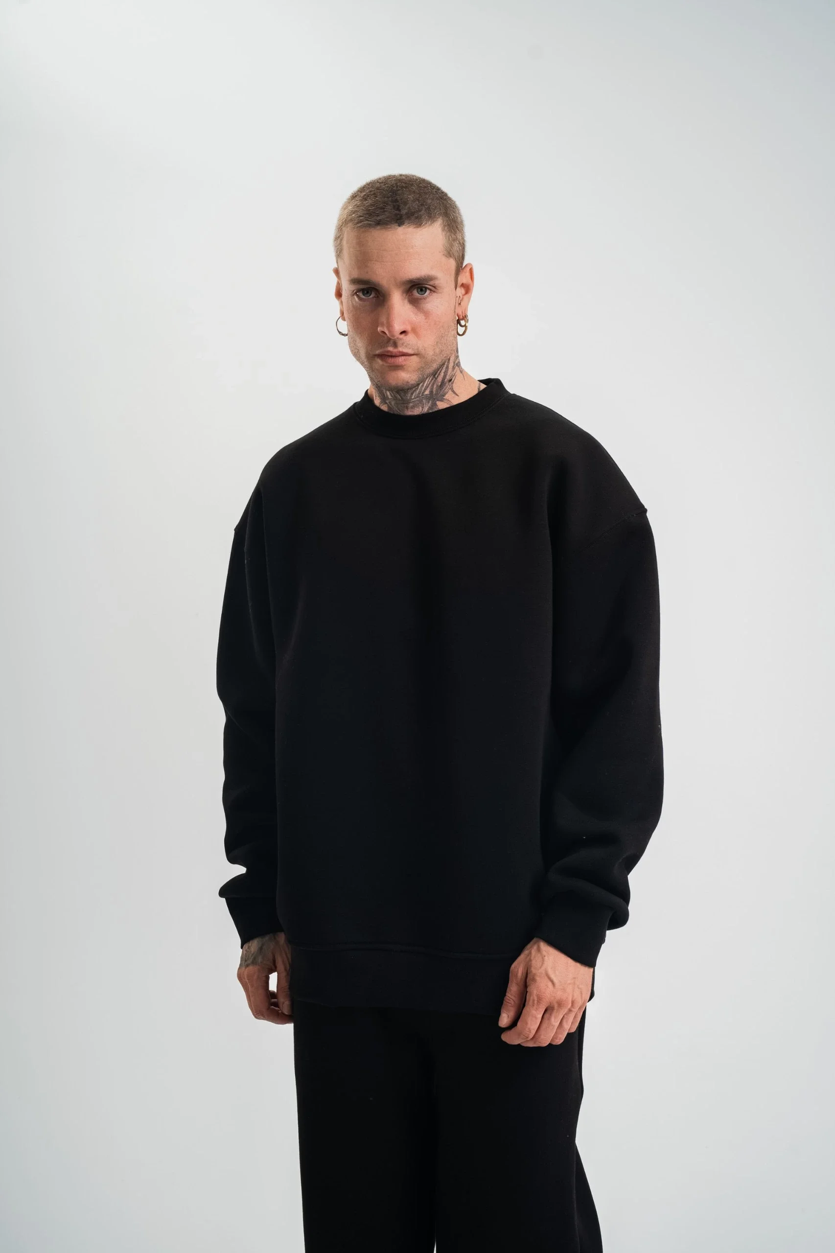 ErkeknUzun Kol Bisiklet Yaka Basic SweatShirt - Siyah Görsel 4