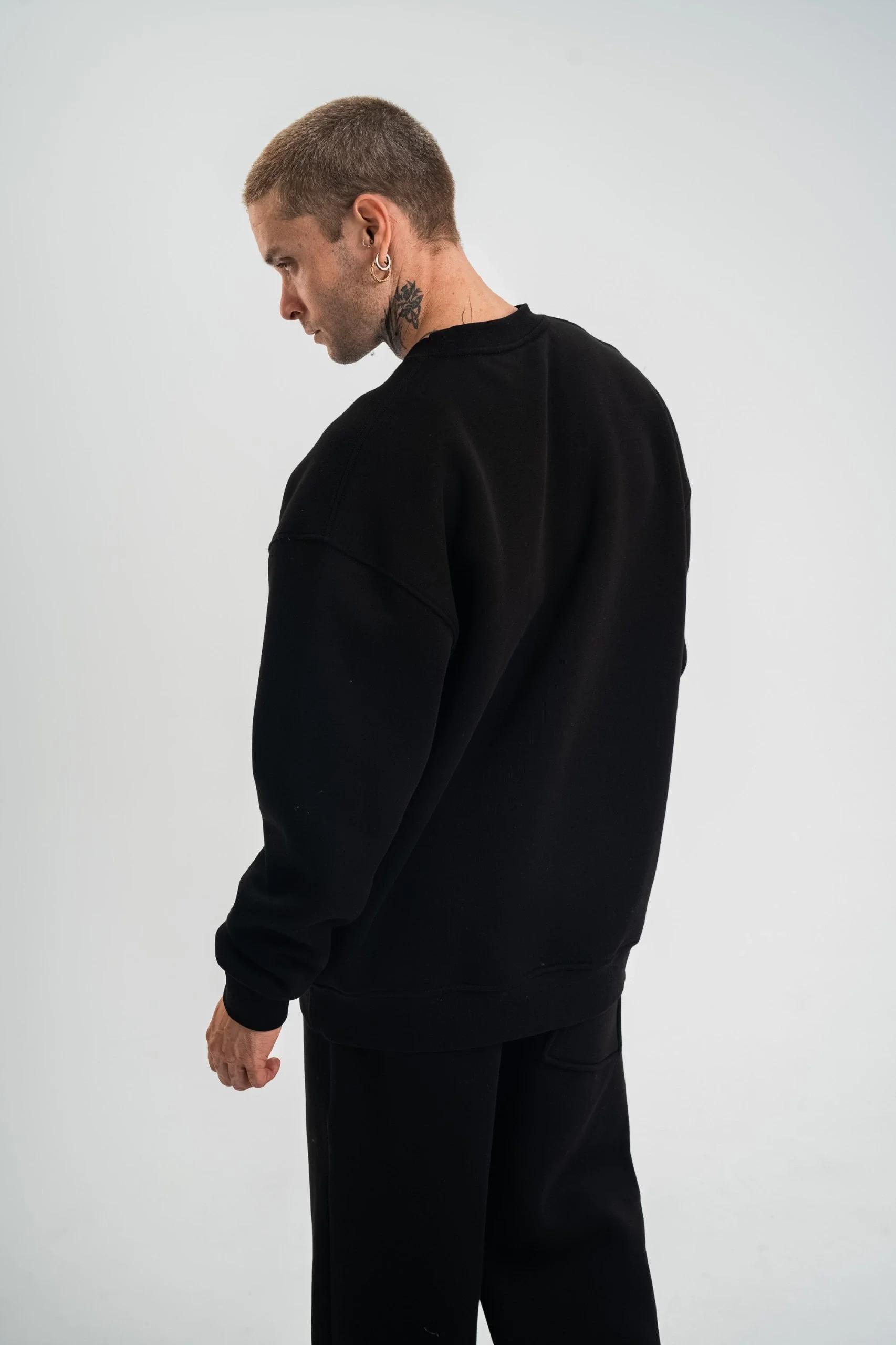 ErkeknUzun Kol Bisiklet Yaka Basic SweatShirt - Siyah Görsel 3