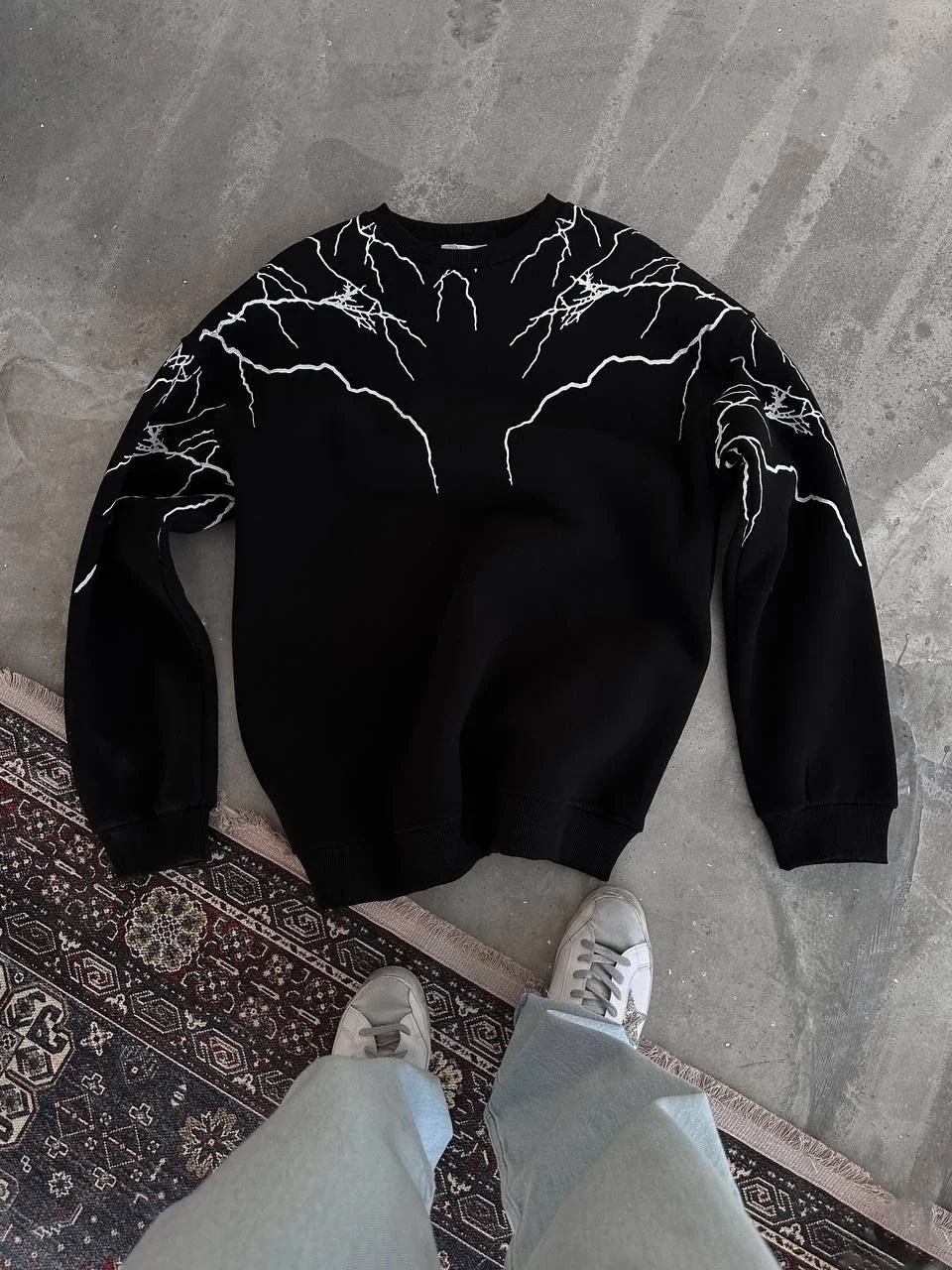 Yıldırım Baskılı Bisiklet Yaka SweatShirt - Siyah Görsel 2