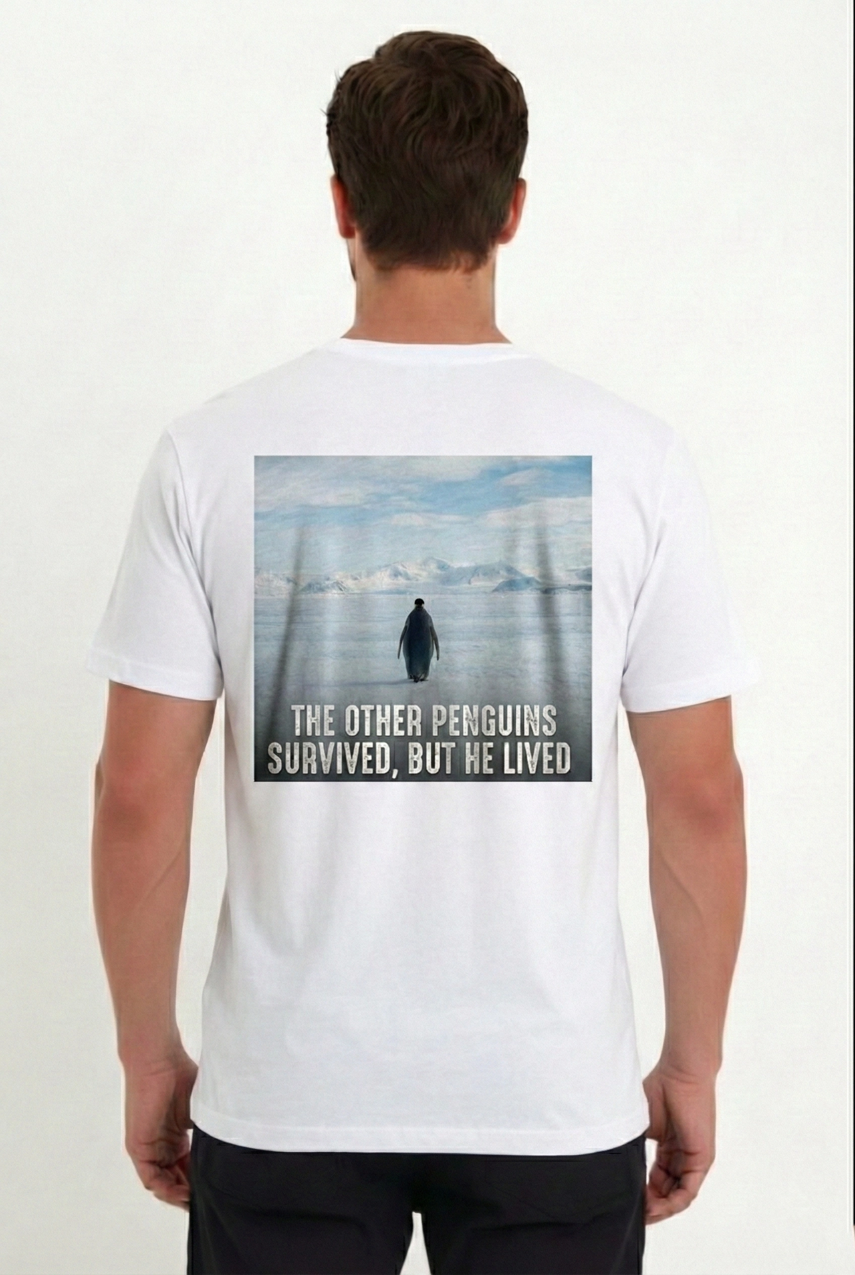 Erkek Oversize Tişört - Sırt Baskılı "Survivor Penguin" Temalı, Felsefi Yazılı Bisiklet yaka Tişört - Beyaz görsel 1