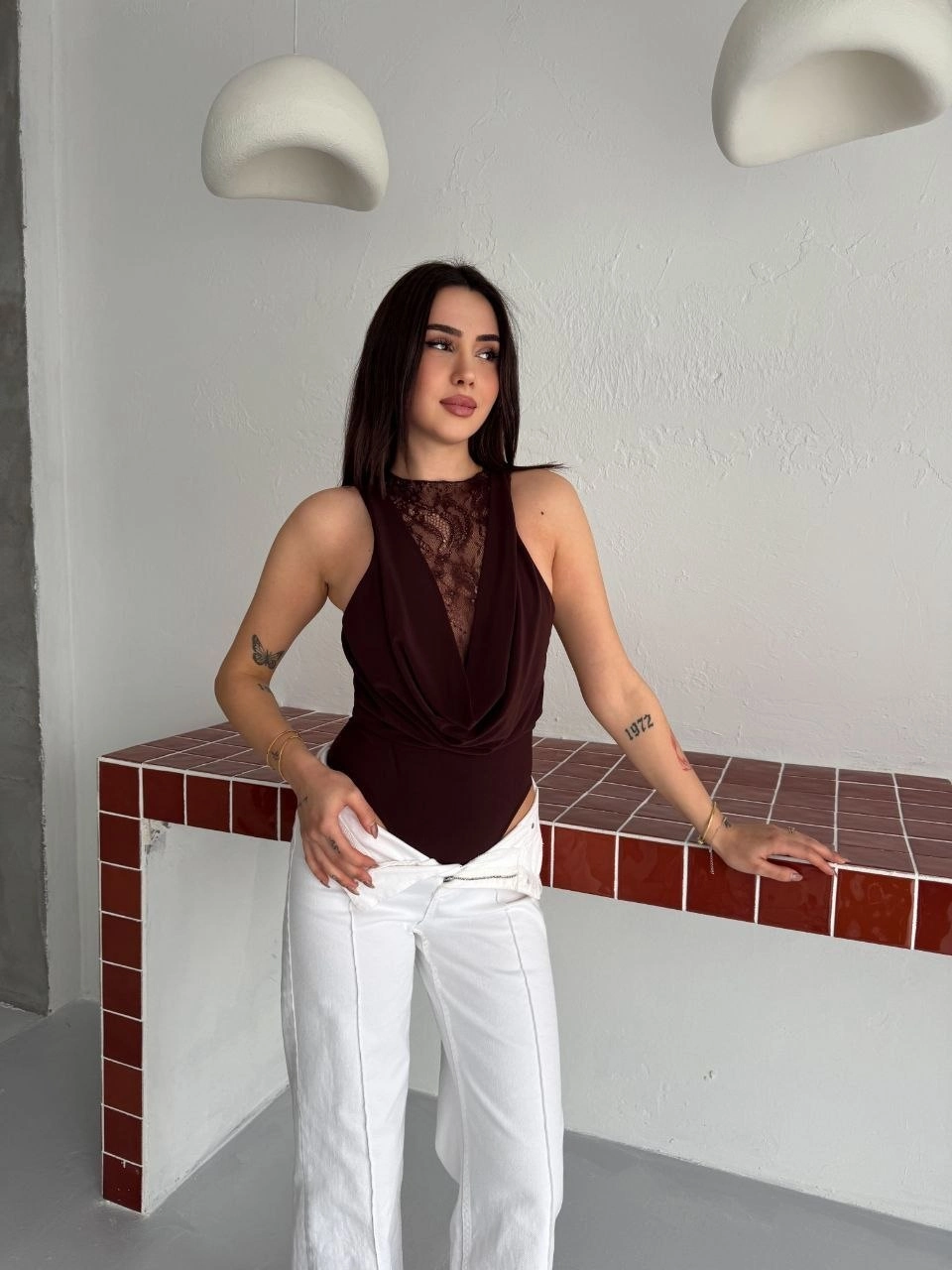 Kadın Dantel Detaylı Derin Dekolte Body Şık Kolsuz Yazlık Bodysuit - Kahvrenegi 3