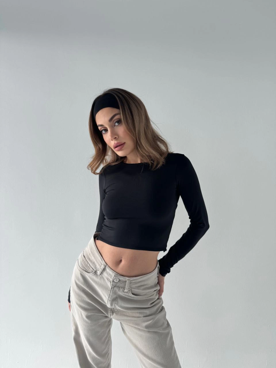 Long Sleeve Crop With Back Spout - Black