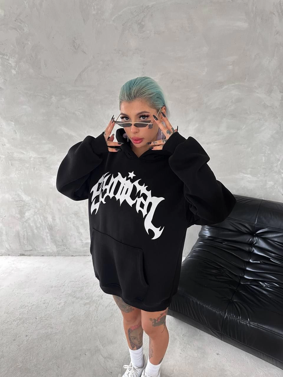 Kadın Üç İplik Kapüşonlu Baskılı SweatShirt - Siyah