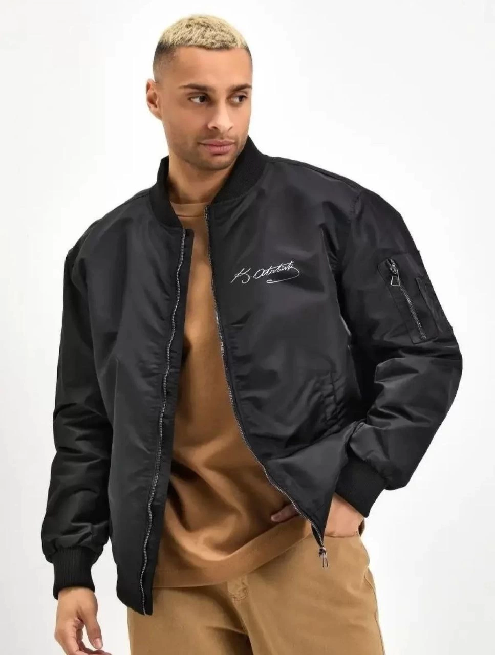 Erkek Bomber Mont – Siyah Renk, Atatürk Silüet Baskılı, Fermuarlı Cepli, Kapitone Astarlı, Bahar Kışlık Ceket - Siyah