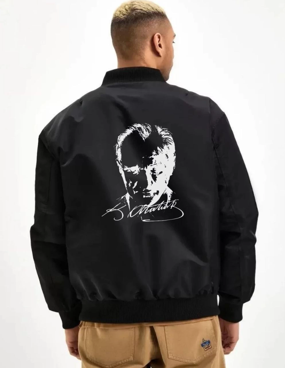 Erkek Bomber Mont – Siyah Renk, Atatürk Silüet Baskılı, Fermuarlı Cepli, Kapitone Astarlı, Bahar Kışlık Ceket - Siyah