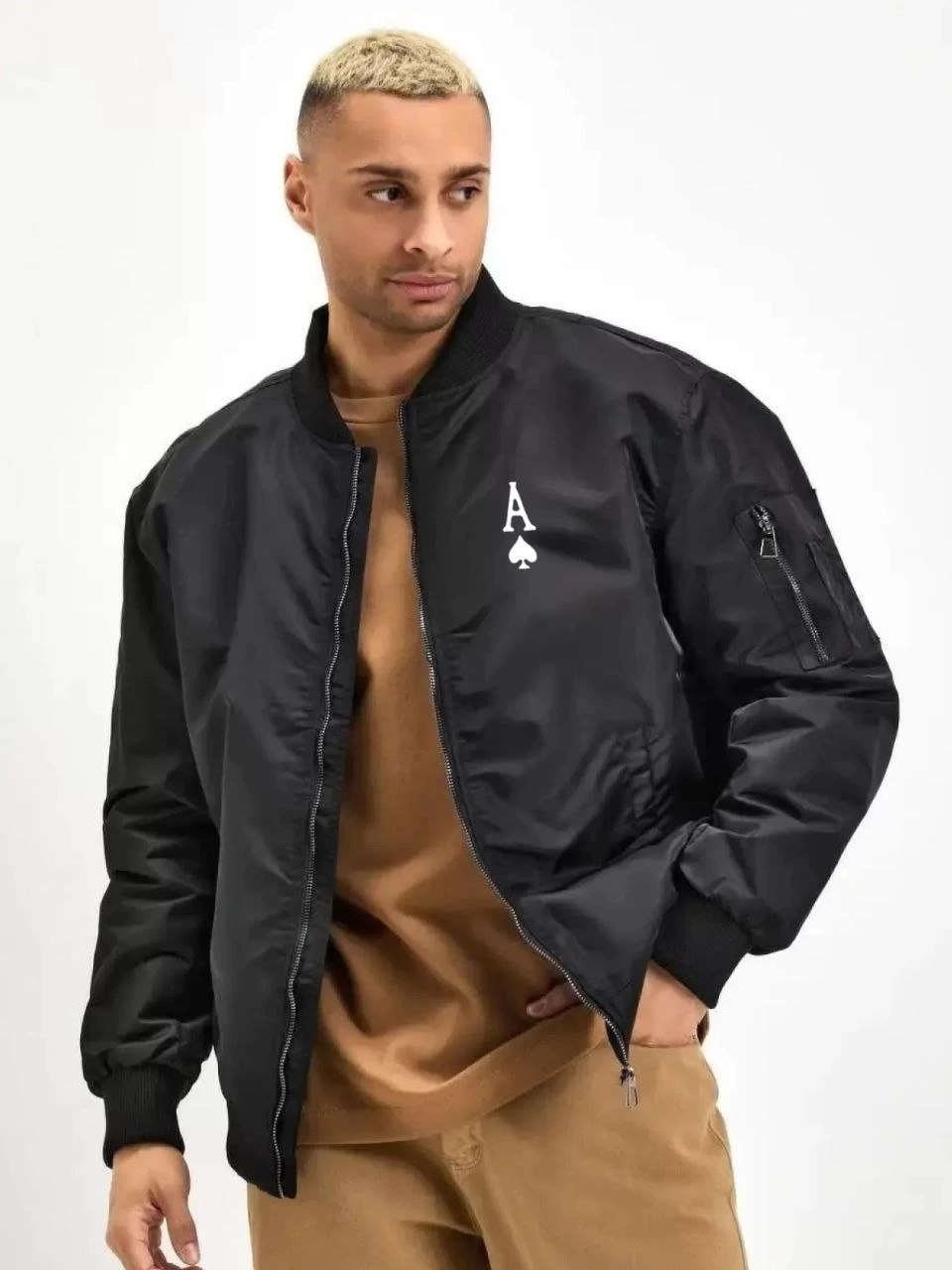 Erkek Bomber Mont – Siyah Renk, Maça Ası Baskılı, Fermuarlı, Cepli, Kapitone Astarlı, Bahar Kış Günlük Mont Ceket - Siyah