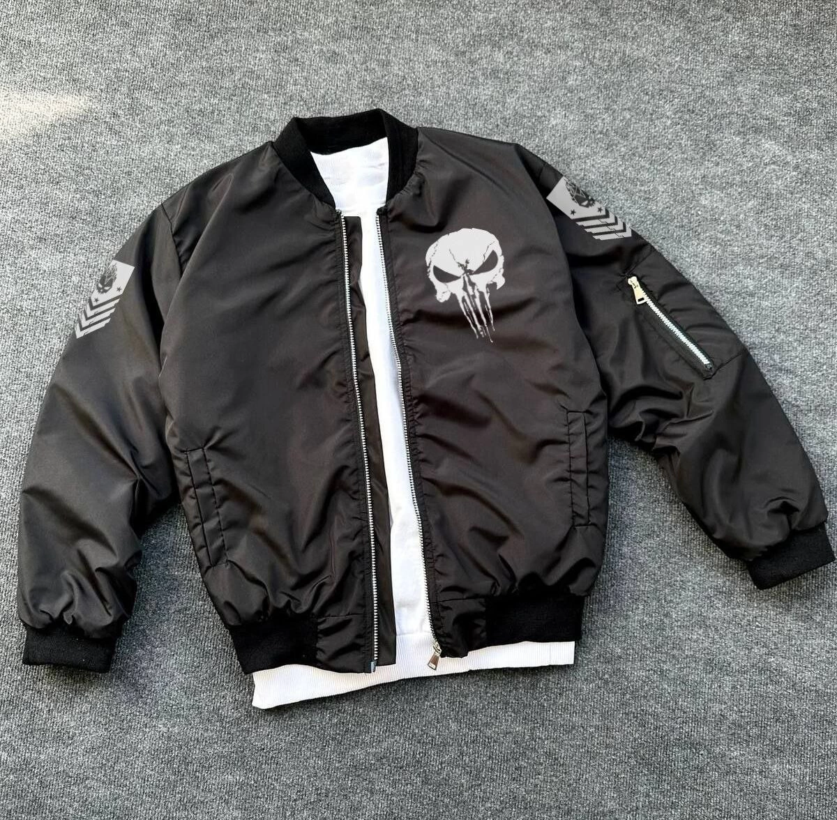 ERKEK Siyah Askeri Tarz Bomber Mont – Punisher Skull Detaylı, Fermuarlı, Cepli, Bahar ve Kışlık - Siyah