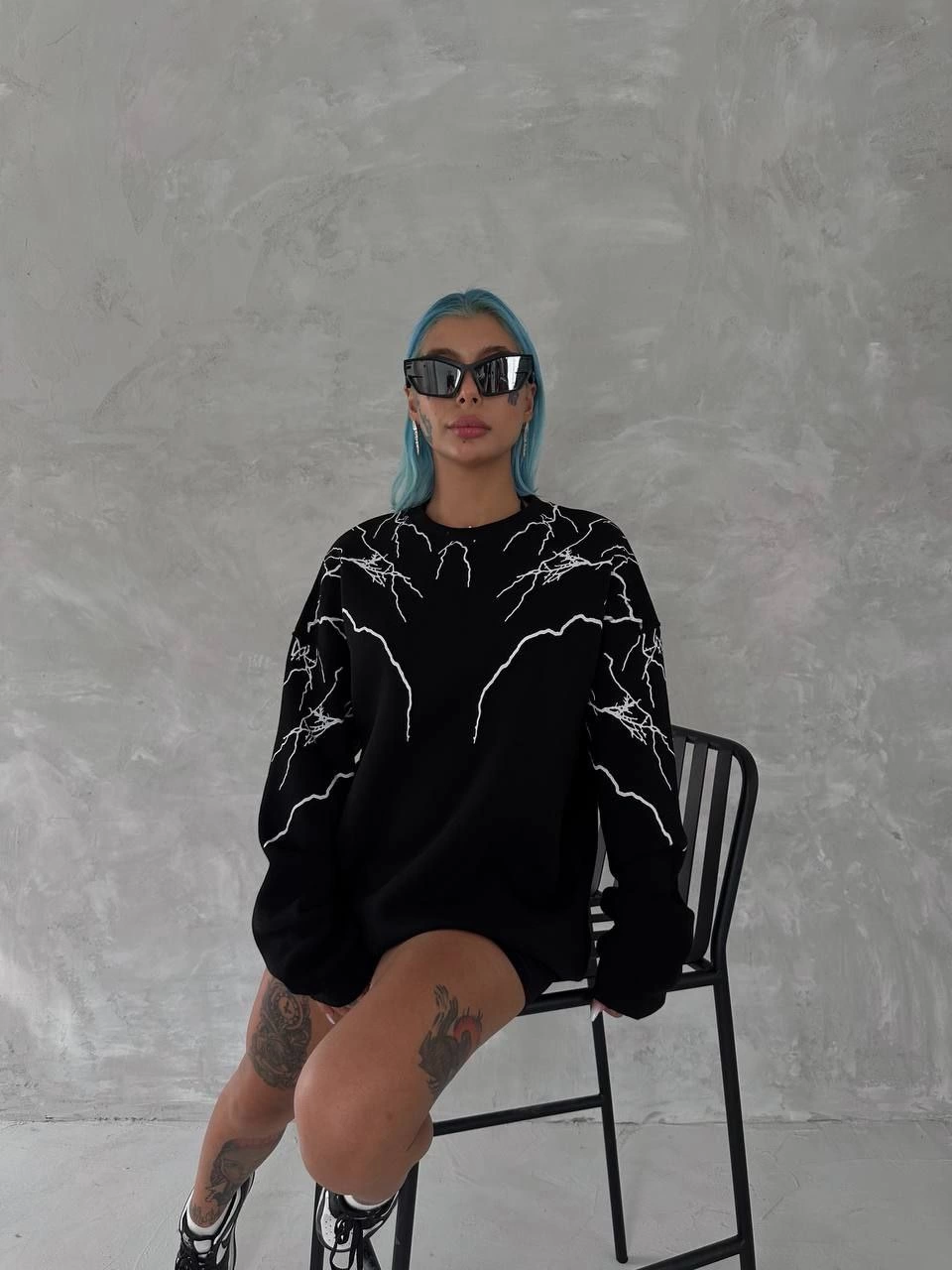 Kadın Yıldırım Baskılı Bisiklet Yaka SweatShirt - Siyah