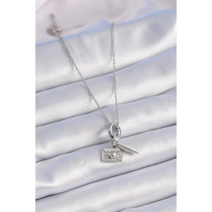 316l Çelik Gümüş Renk Kalp Detay Mektup Figür Charm Model Kadın Kolye