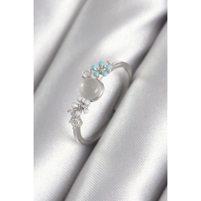 Pirinç Gümüş Renk Zirkon Taş Detaylı Beyaz Sedefli Çiçek Model Kadın Yüzük