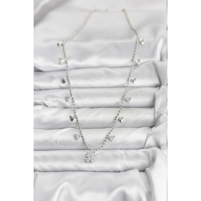 Pirinç Gümüş Renk Zirkon Taşlı Çiçek Model Kadın Kolye