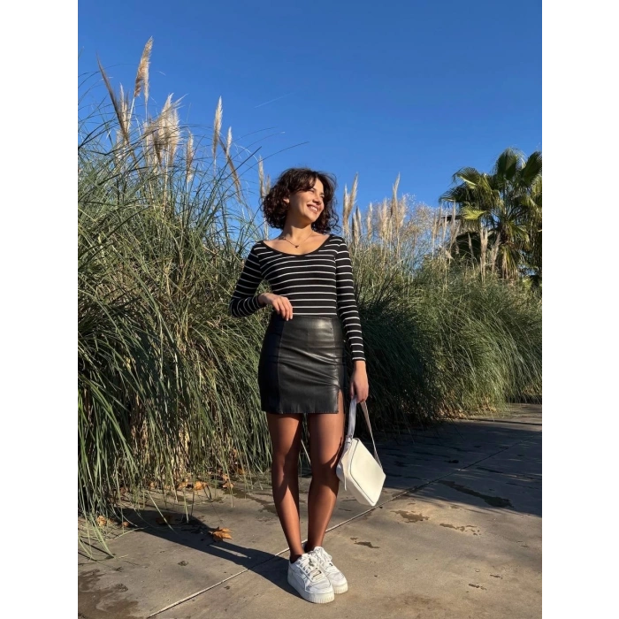 V yaka çizgili bluz siyah A3699