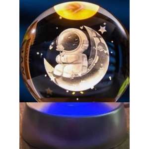 Ay Üstünde Astronot Tasarımlı Plastik Altlıklı Işıklı Cam Küre