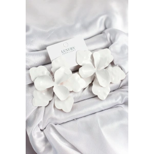 Pirinç Beyaz Çiçek Model Kadın Küpe