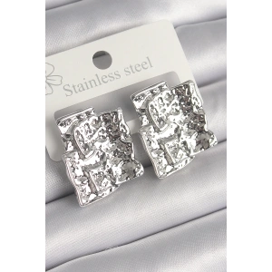 Pirinç Gümüş Renk İşlemeli Kare Plaka Model Kadın Küpe