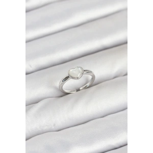 Pirinç Gümüş Renk Kalpli Kadın Yüzük