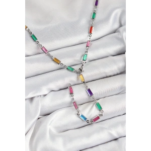 Pirinç Renkli Zirkon Taşlı Dikdörtgen Model Gümüş Renk Kadın Y Kolye