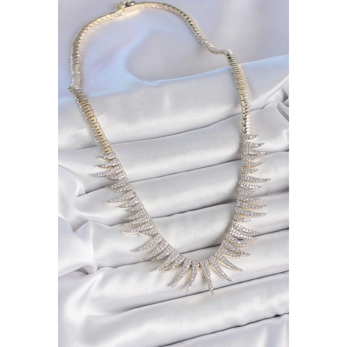 Pirinç Gold Renk Zirkon Taşlı Sivri Model Vıp Seri Kadın Kolye